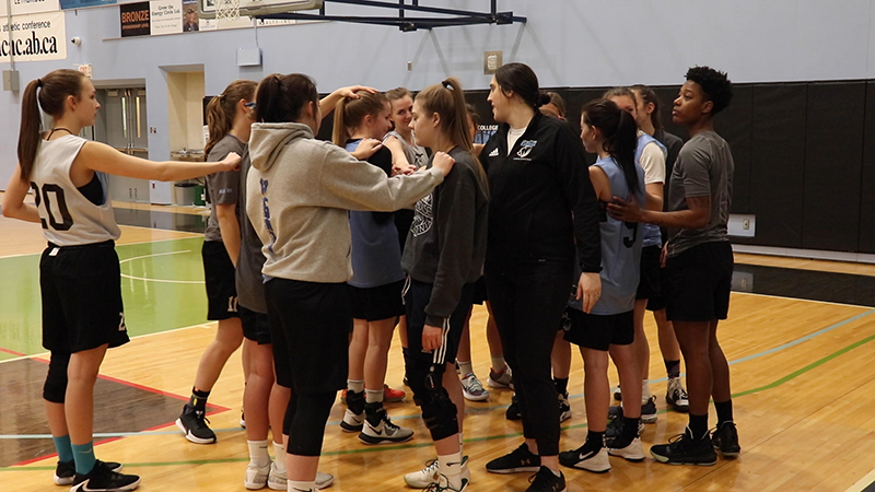 Kodiaks women’s basketball team push for playoffs