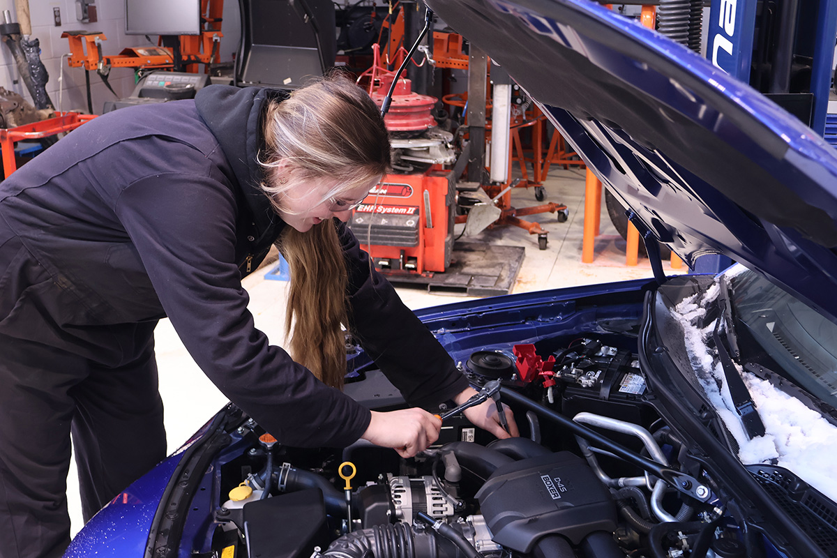 Women gearing up for careers in ever-evolving auto industry
